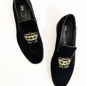 ◼️MEN’S Loafers Velvet With Crown Embroidered